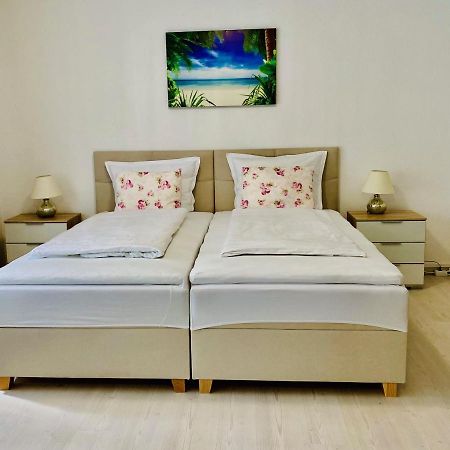 Alb-Rosa Apartamento Bad Herrenalb Exterior foto